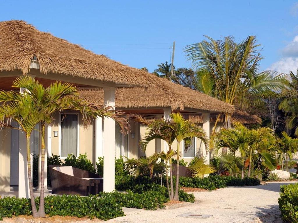 Sky Beach Club Bungalow Cabin Governor S Harbour Exterior foto